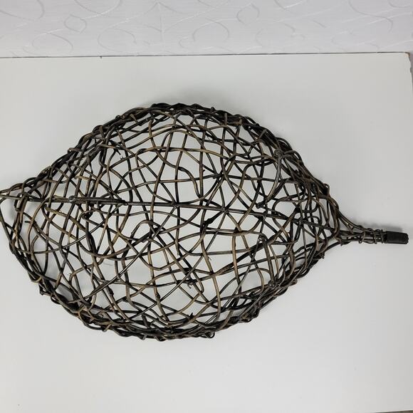 VINTAGE Woven Twisted Vine Leaf Shaped Bowl Basket Table Centerpiece Footed Rare - Picture 7 of 15